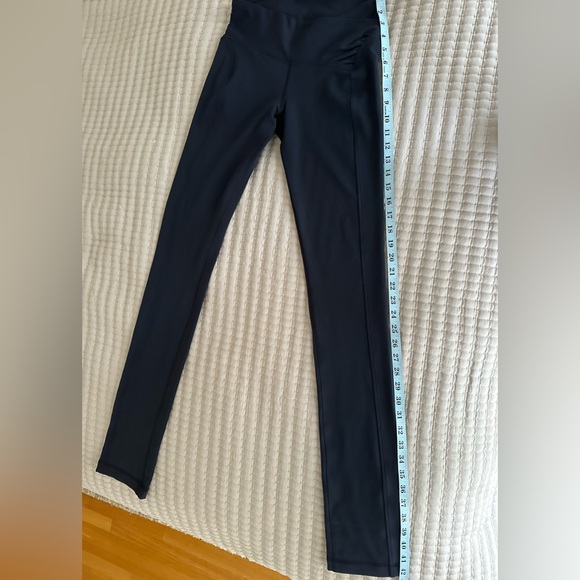 LULULEMON dark blue medium waist straight leg leggings size 4 - like NEW - Picture 9 of 10
